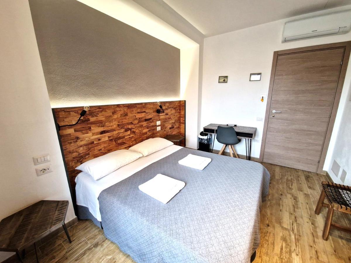 Arya Cagliari Hotel Bagian luar foto