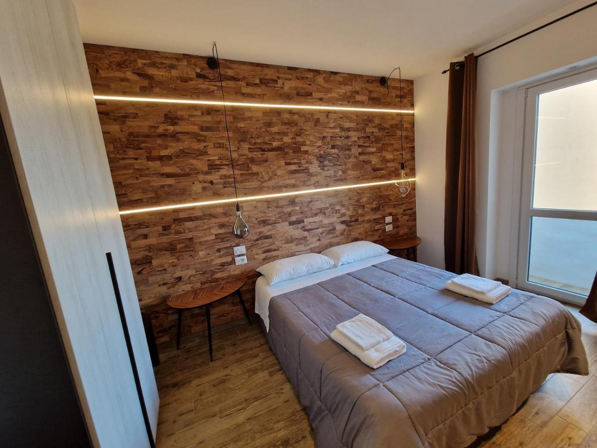 Arya Cagliari Hotel Bagian luar foto