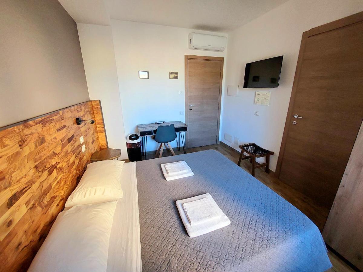 Arya Cagliari Hotel Bagian luar foto