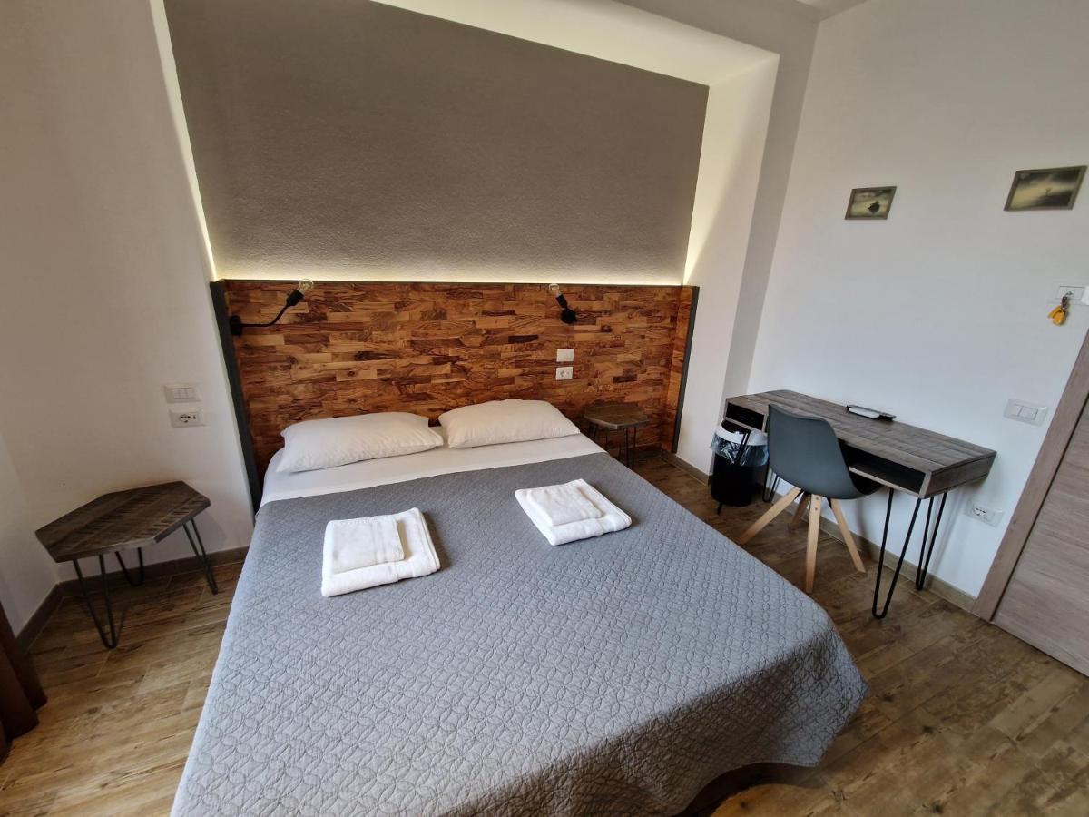 Arya Cagliari Hotel Bagian luar foto