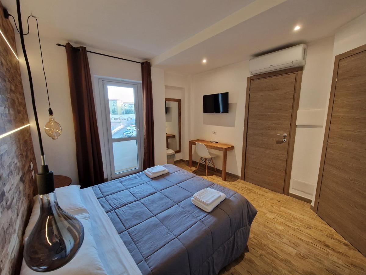Arya Cagliari Hotel Bagian luar foto