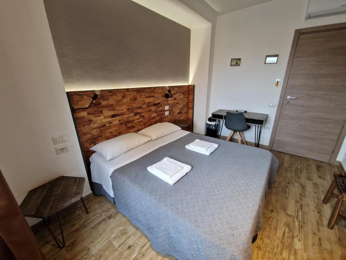 Arya Cagliari Hotel Bagian luar foto