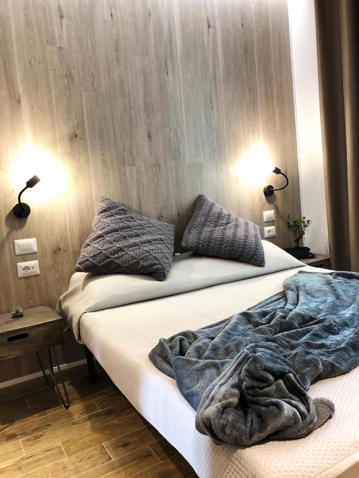 Arya Cagliari Hotel Bagian luar foto