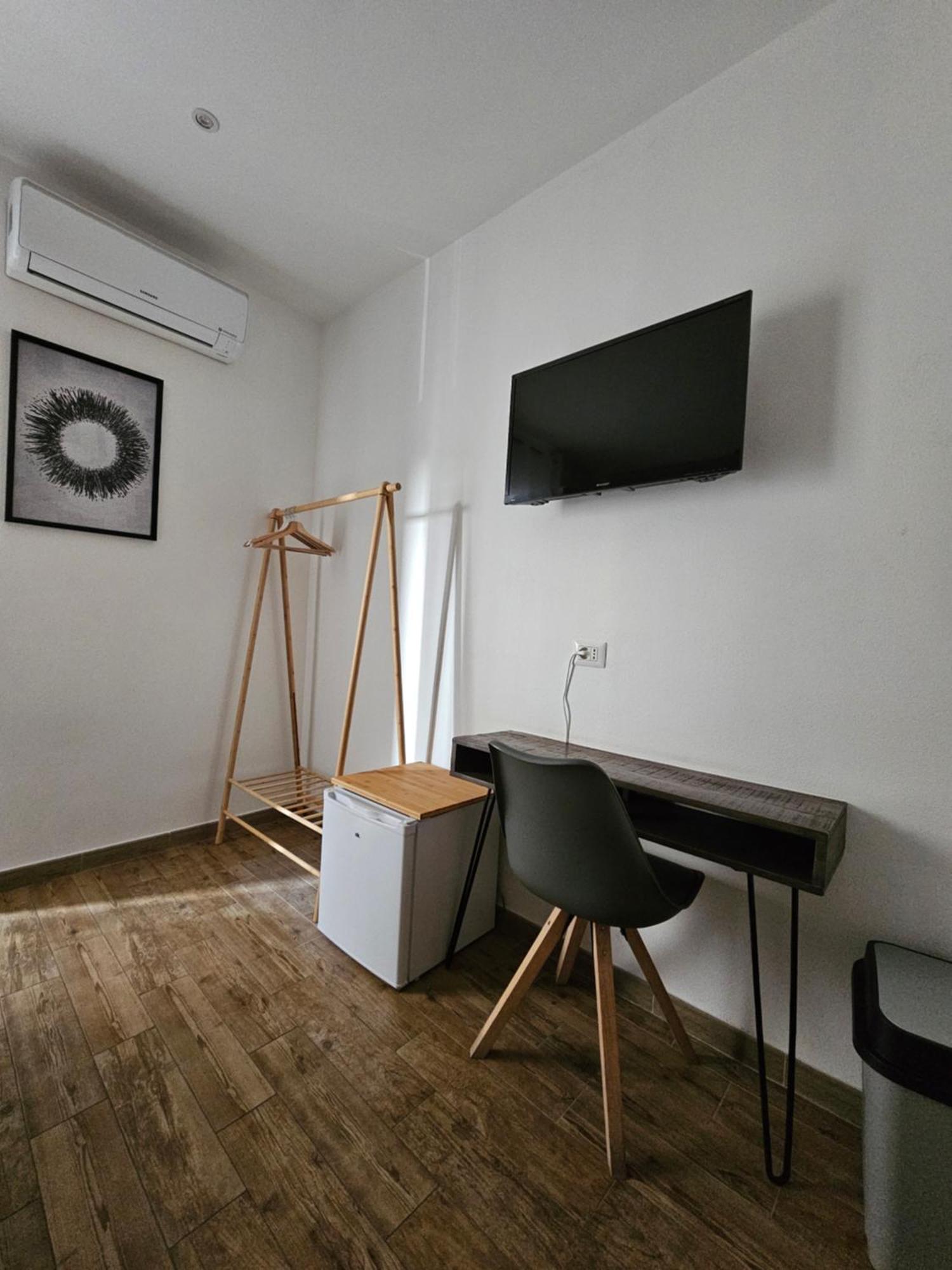 Arya Cagliari Hotel Bagian luar foto