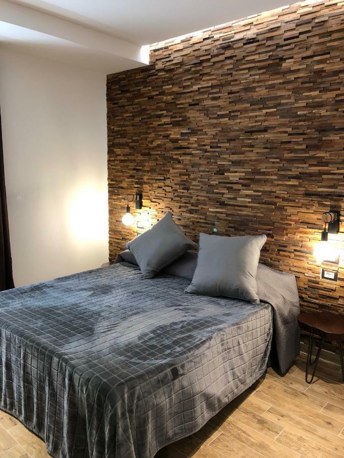 Arya Cagliari Hotel Bagian luar foto