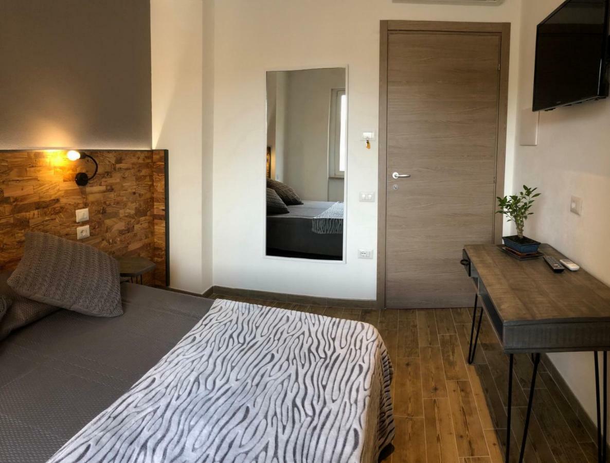 Arya Cagliari Hotel Bagian luar foto