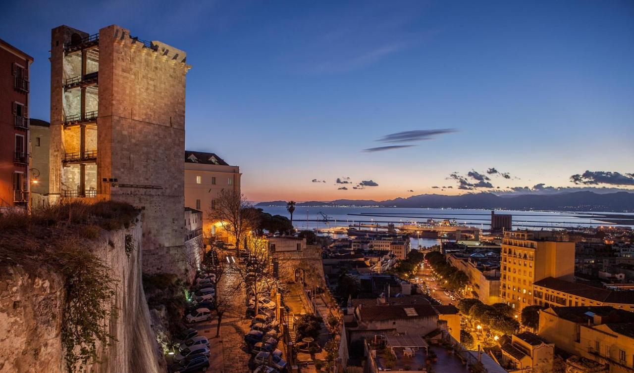 Arya Cagliari Hotel Bagian luar foto
